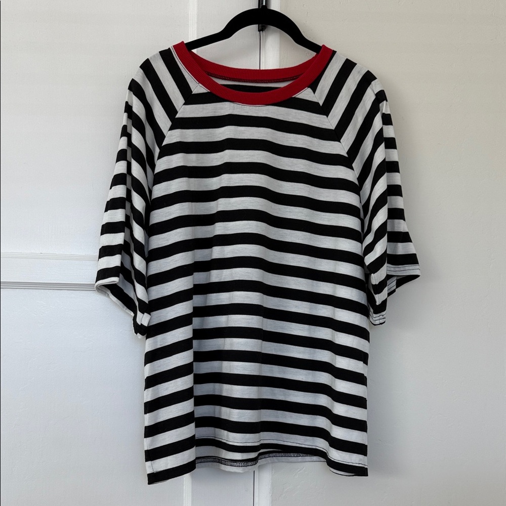 Oversized black and white striped tee
